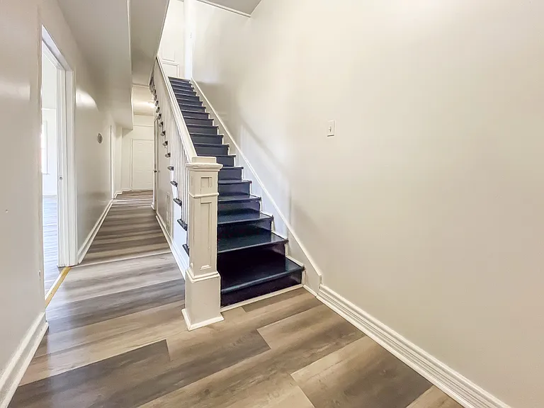 608 Halifax St — Photo 14