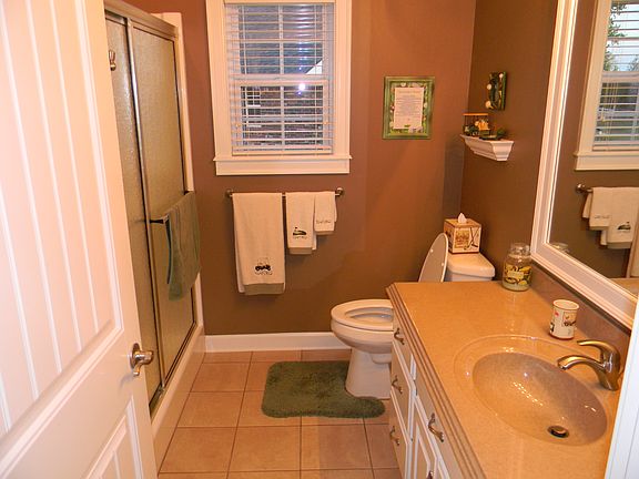 2nd bathroom