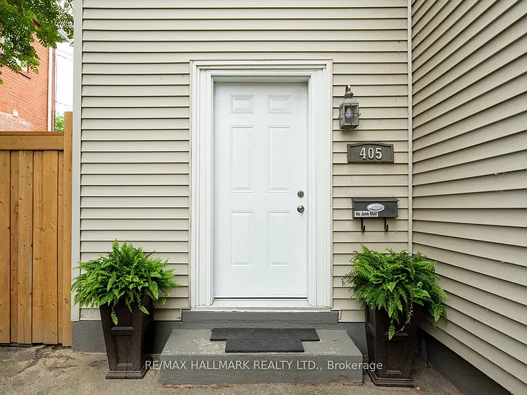 405 Kingston Rd #MAIN FLOOR — Photo 2