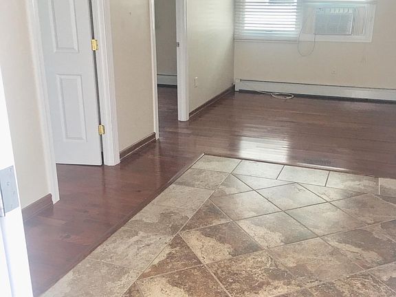 2nd image of 100 Goodall St #2