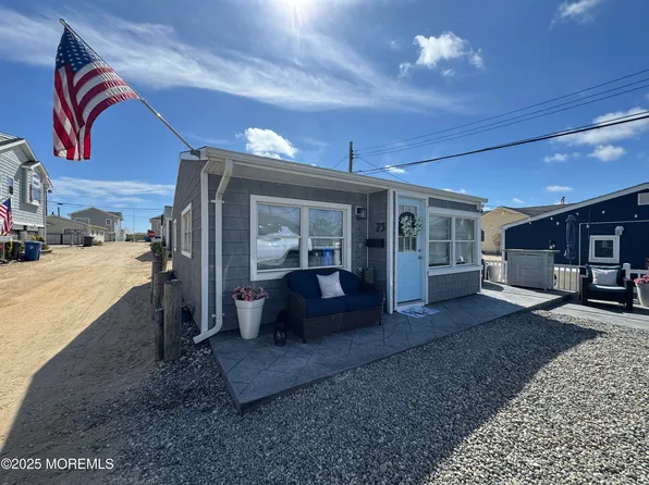 23 E Plover Way, Lavallette, NJ 08735