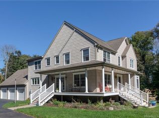 9R Center Rd, Waterford, CT 06385