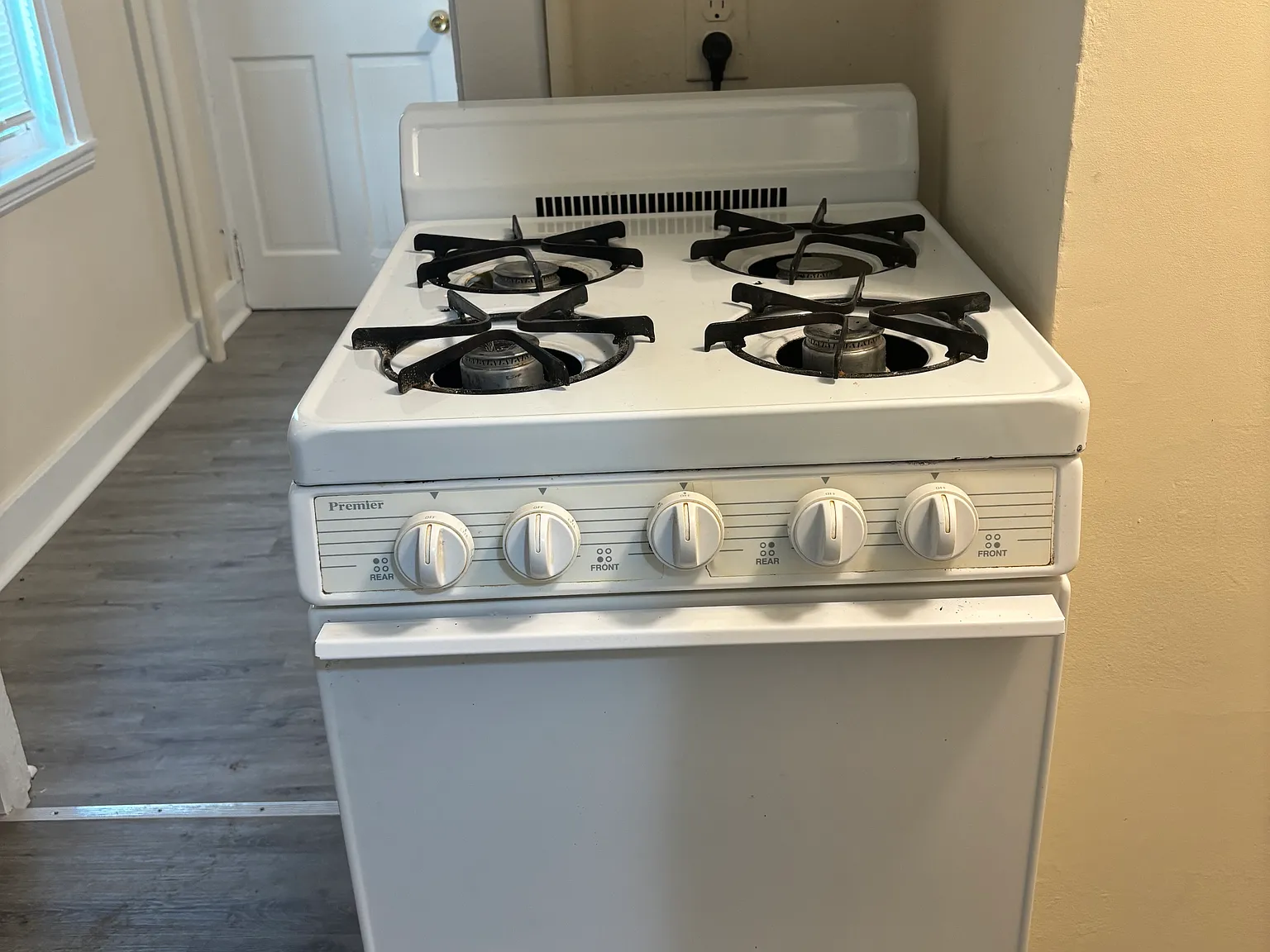 1 bed, $1,300 — Photo 2