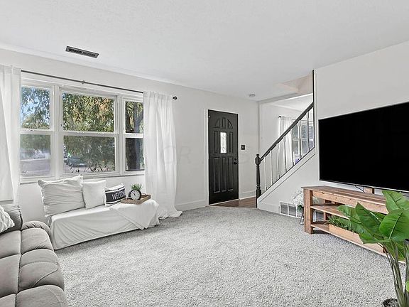 5th image of 3645 Manila Dr