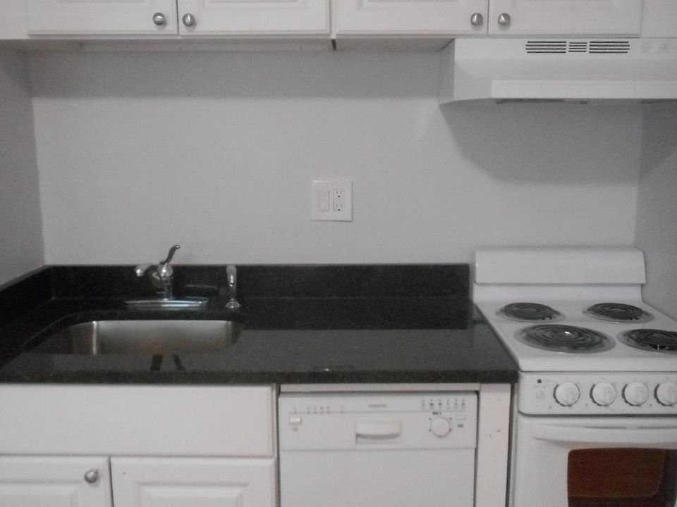 1st image of 555 Brookline Ave #1R