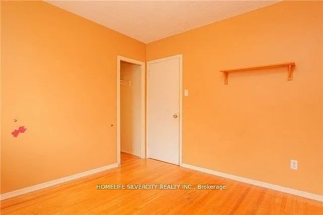 31 Lakeland Dr #UPPER LEVEL — Photo 10