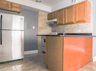 6112 N Kenmore Ave #202, Chicago, IL 60660