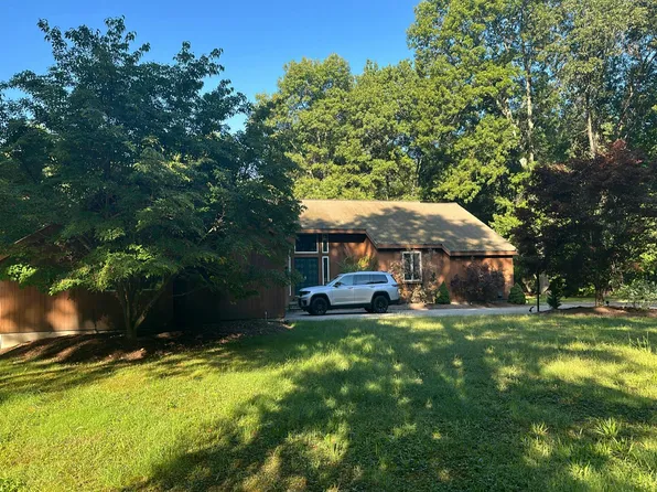 41 A Bates St, Mendon, MA 01756