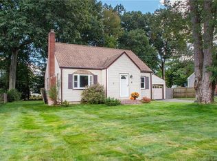 48 Circle Dr, Windsor Locks, CT 06096