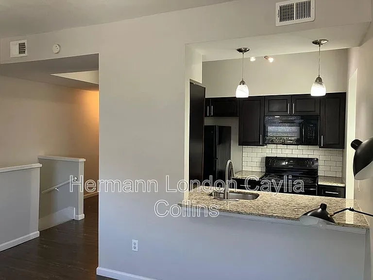 3856 Folsom Ave #2F — Photo 3