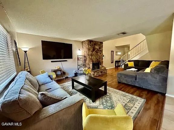 5th image of 40040 Bluebird Ln