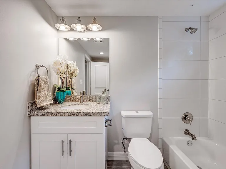 72 Burress St #3 — Photo 8