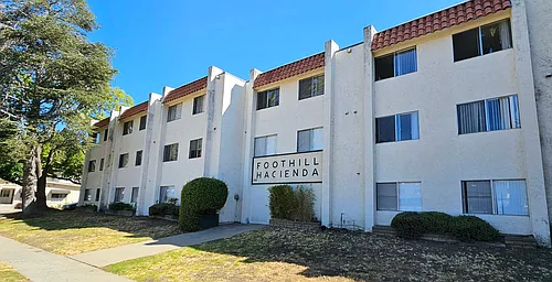 190 California Blvd Photo 1
