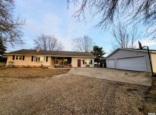 2400 Springfield Rd, Delavan, IL 61734