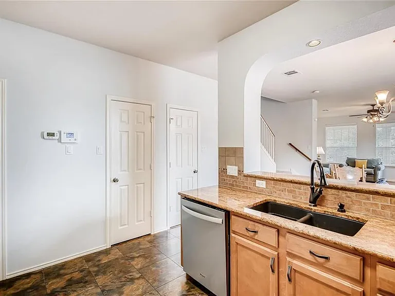 1900 Scofield Ridge Pkwy #402 — Photo 8