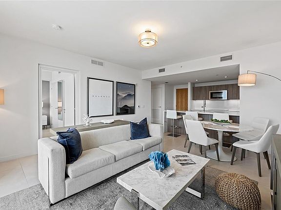 4th image of 401 N Birch Road #614
