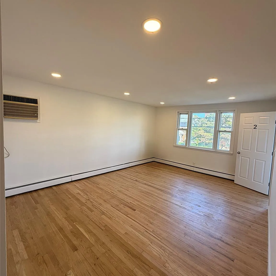 3 bed, 1.0 bath, $3,700 — Photo 3