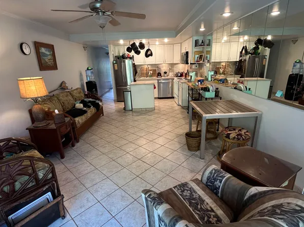 3750 Lower Honoapiilani Rd APT 304, Lahaina, HI 96761