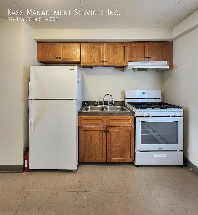 Cicero 1 bedroom with Heat included and Updated Kitchen! — Photo 1