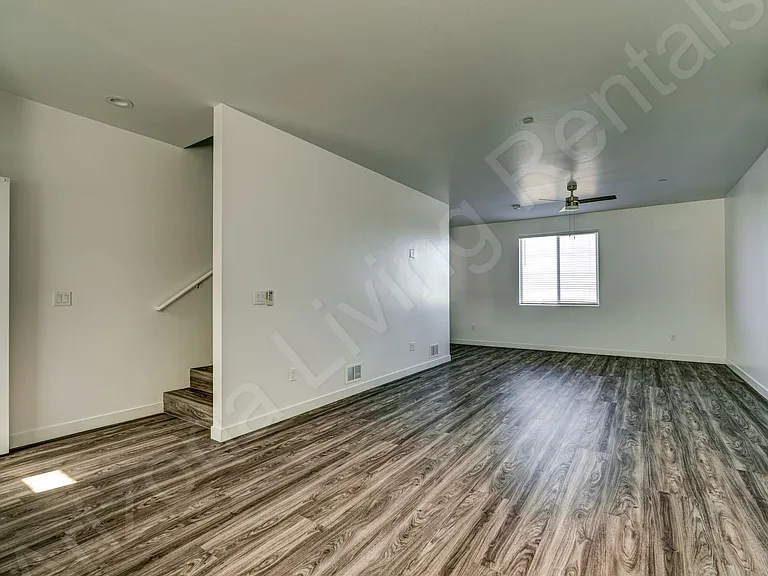 2061 Magnolia Dr — Photo 9