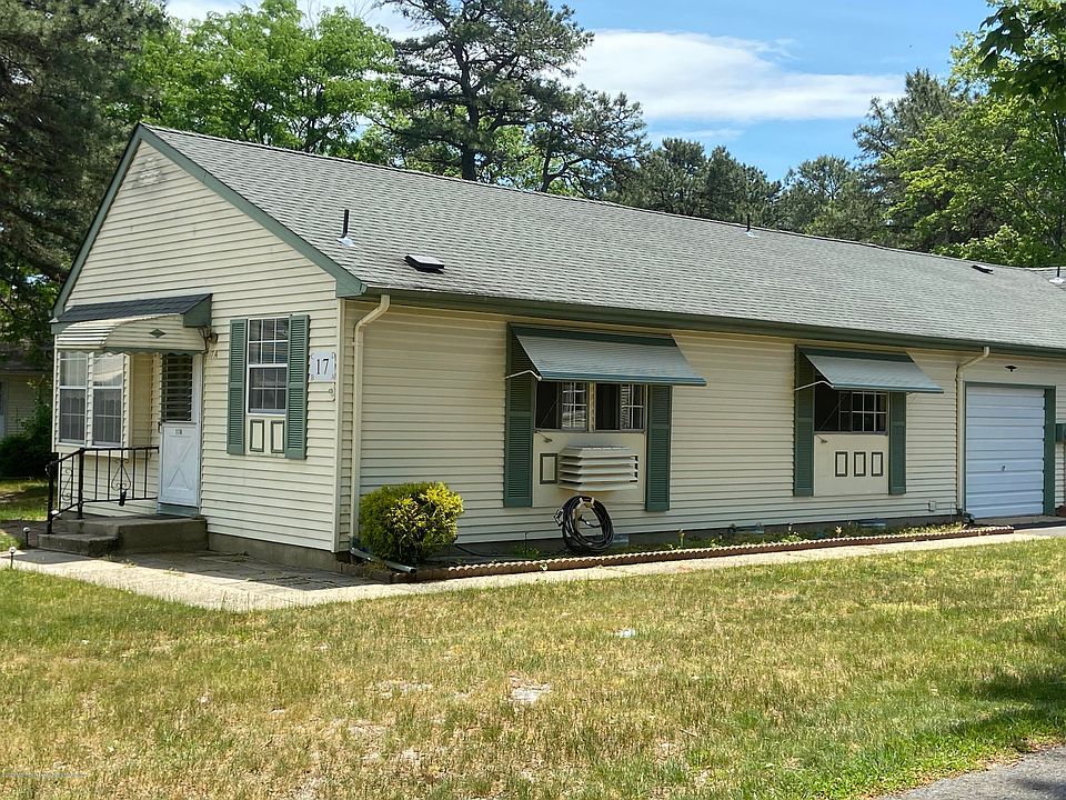 1st image of 17A Penwood Dr #54A