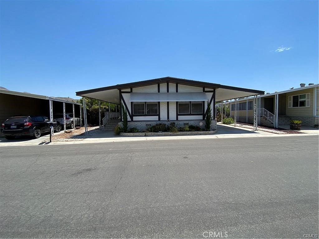 2230 Lake Park Dr SPC 142