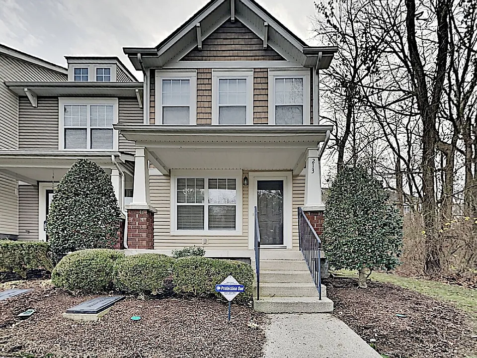213 Shadow Glen Dr