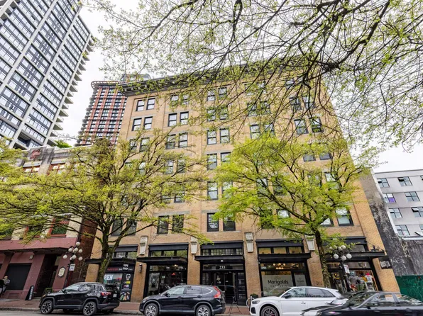 233 Abbott St #205, Vancouver, BC V6B 2K7