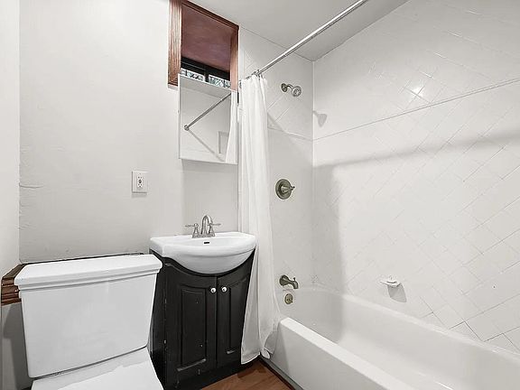 4th image of 3526 Poole St