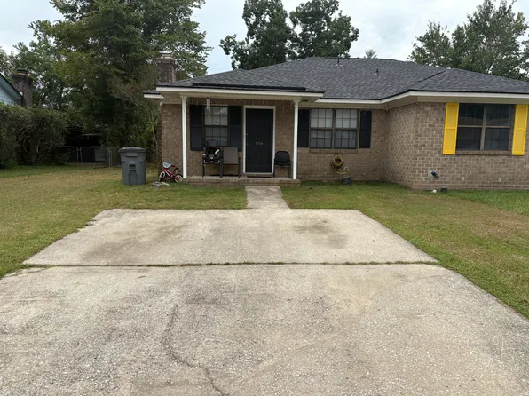 7709 Suzanne Dr, North Charleston, SC 29418