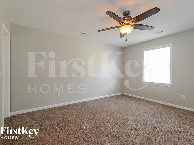 1049 Independence Ct — Photo 10