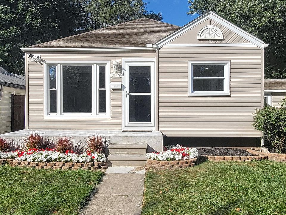 1st image of 21611 Avalon St
