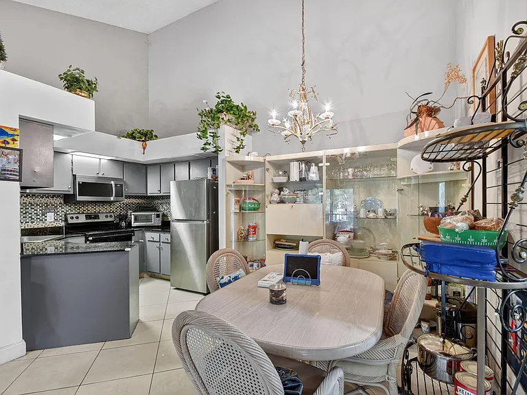 4191 S 57th Ave #G — Photo 17