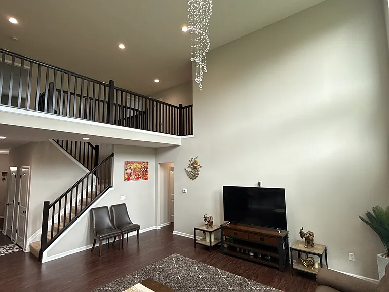 9398 Dewitt Dr — Photo 6