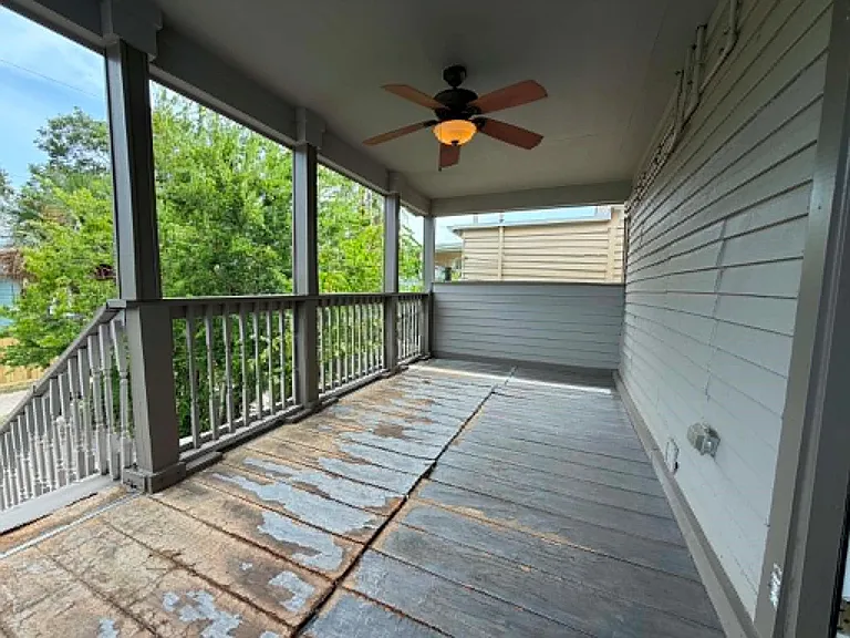 1709 Avenue L #UP — Photo 15