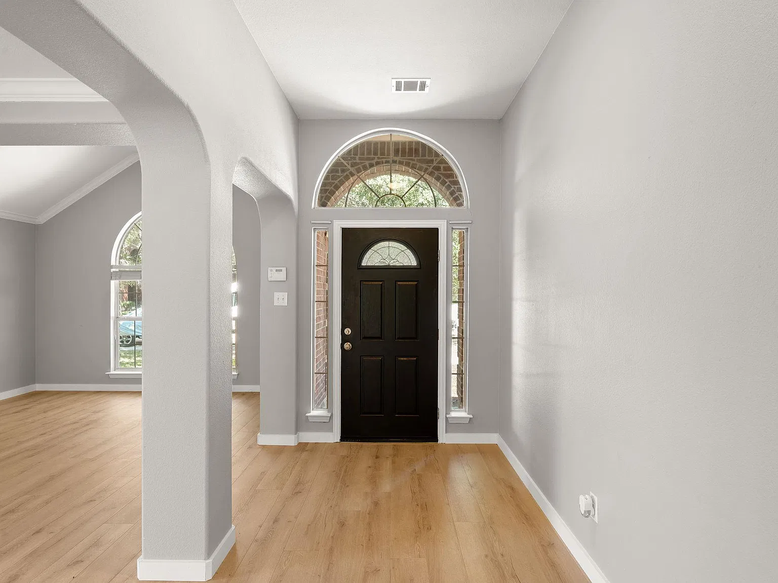 4 bed, 2.0 bath, 2252 sqft, $2,250 — Photo 4