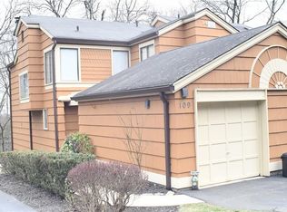 109 Treetop Cir, Nanuet, NY 10954
