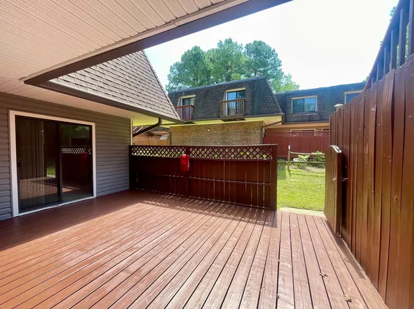 180 Summerwalk Cir, Chapel Hill, NC 27517