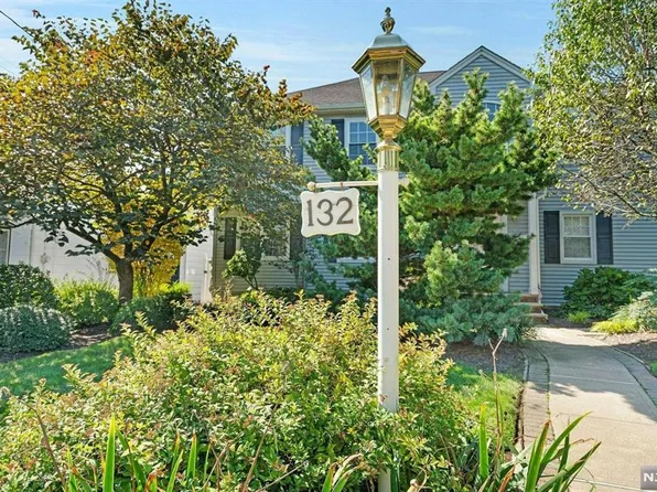 132 Stewart St, Maywood, NJ 07607