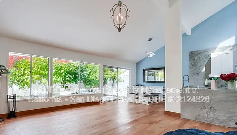 4 bed, 3.0 bath, 1500 sqft, $5,495 — Photo 2