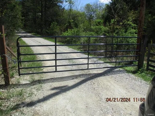 10373 Timberland Dr, Sullivan, MO 63080