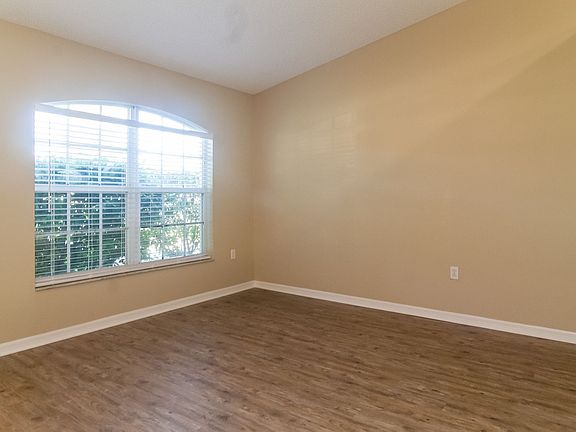4th image of 101 Long Pine Dr