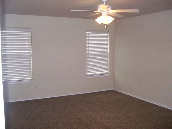 5th image of 406 E 94th St