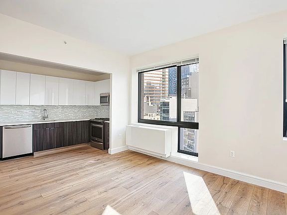 5th image of 2519 43rd Ave Unit Penthouse 7