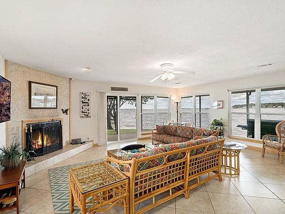 2nd image of 160 Woodland Trl