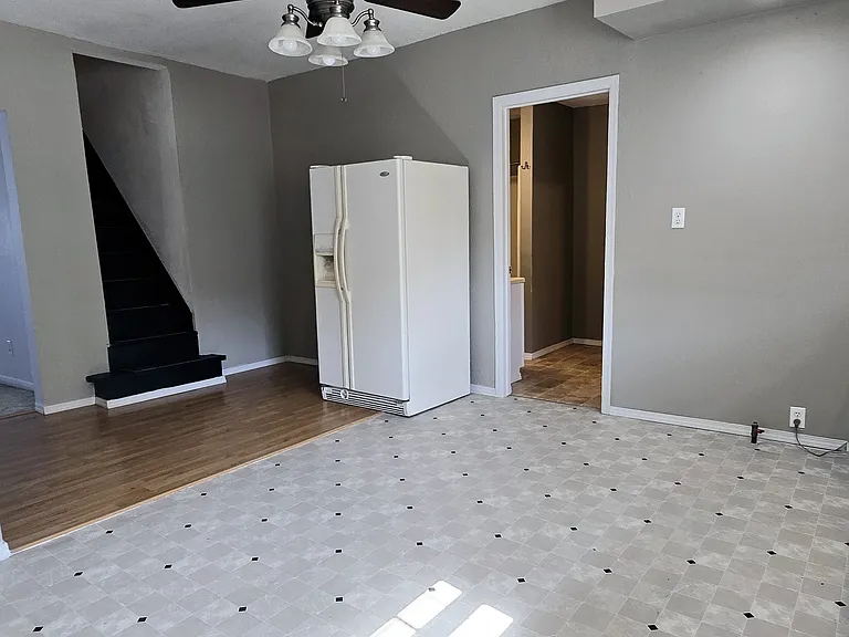 406 Saint Julian St — Photo 17