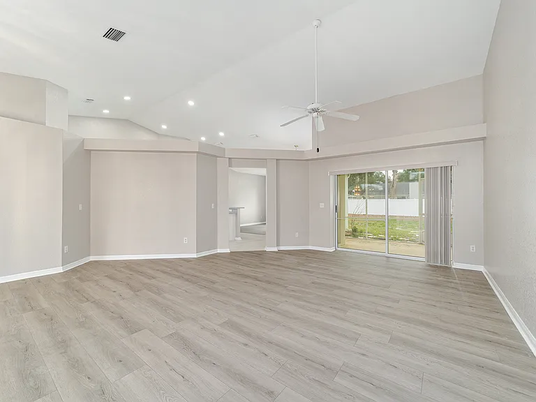 10061 SW 74th Ter — Photo 2