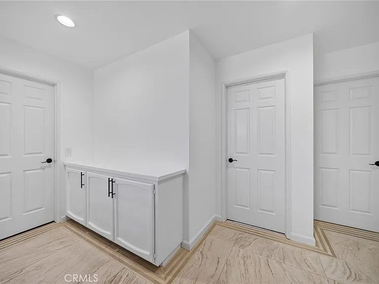 20454 Elkwood St — Photo 37