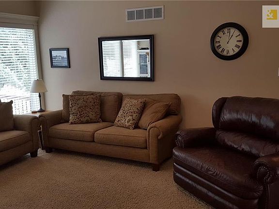 5th image of 436 NE Station Dr