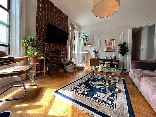 2nd image of 1054 Bergen St #D3